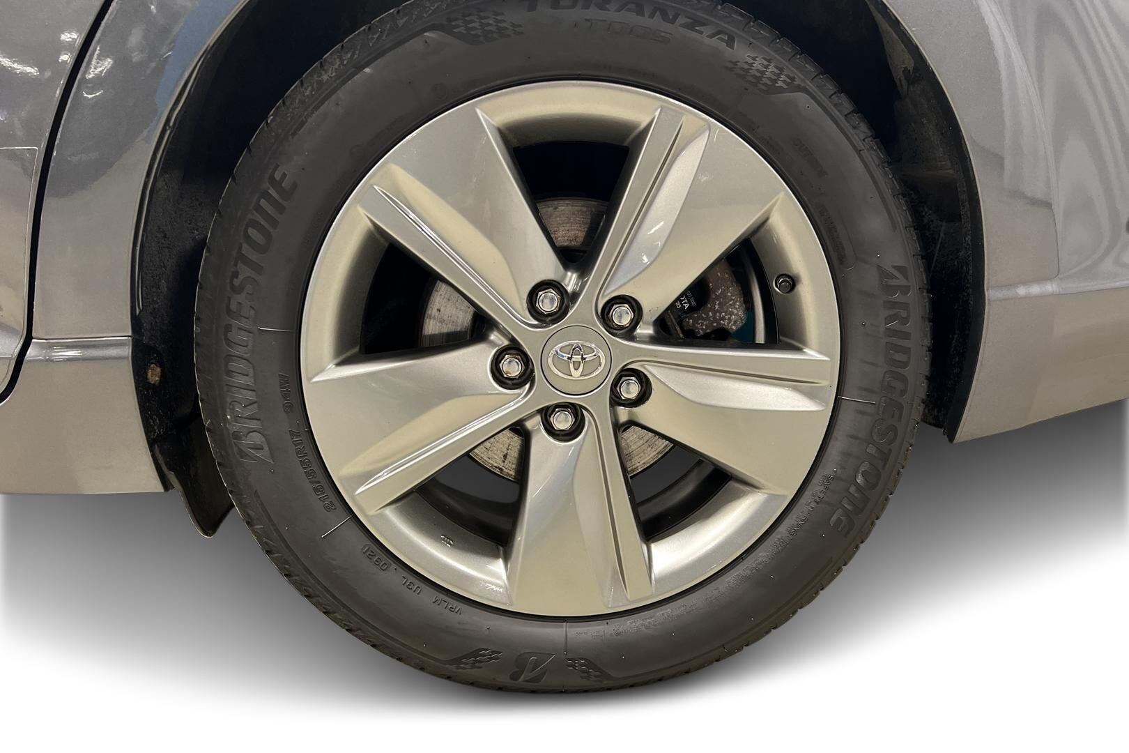 Toyota Avensis iso kuva 13