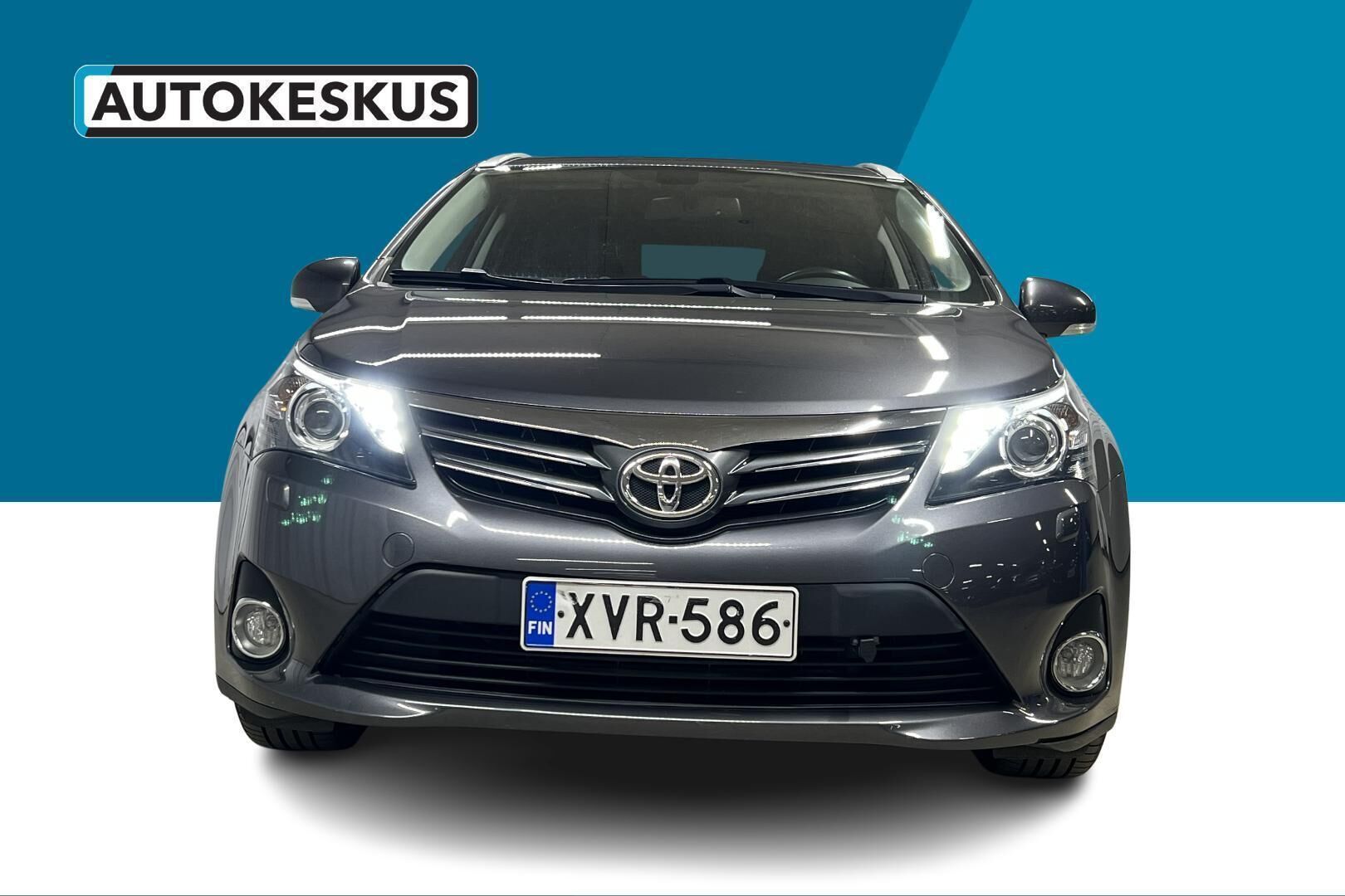 Toyota Avensis iso kuva 2