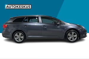 Toyota Avensis esikatselu 4