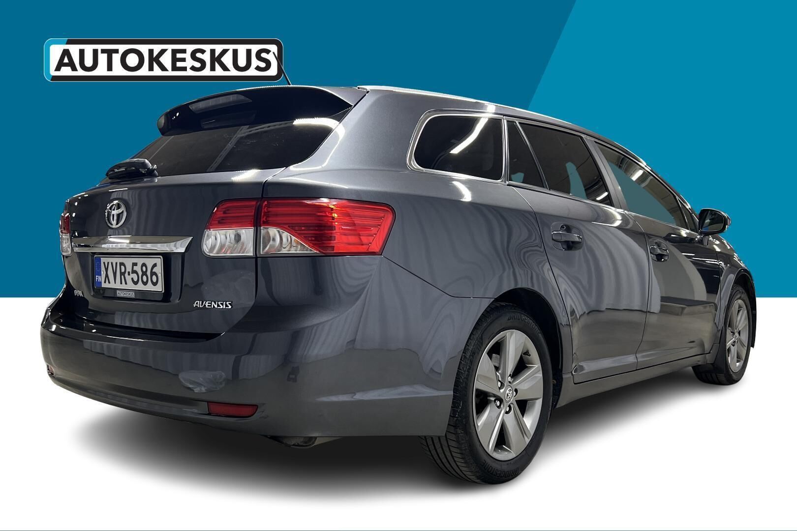 Toyota Avensis iso kuva 5