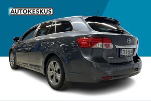 Toyota Avensis esikatselu 7