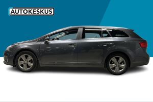 Toyota Avensis esikatselu 8