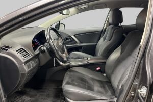 Toyota Avensis esikatselu 9