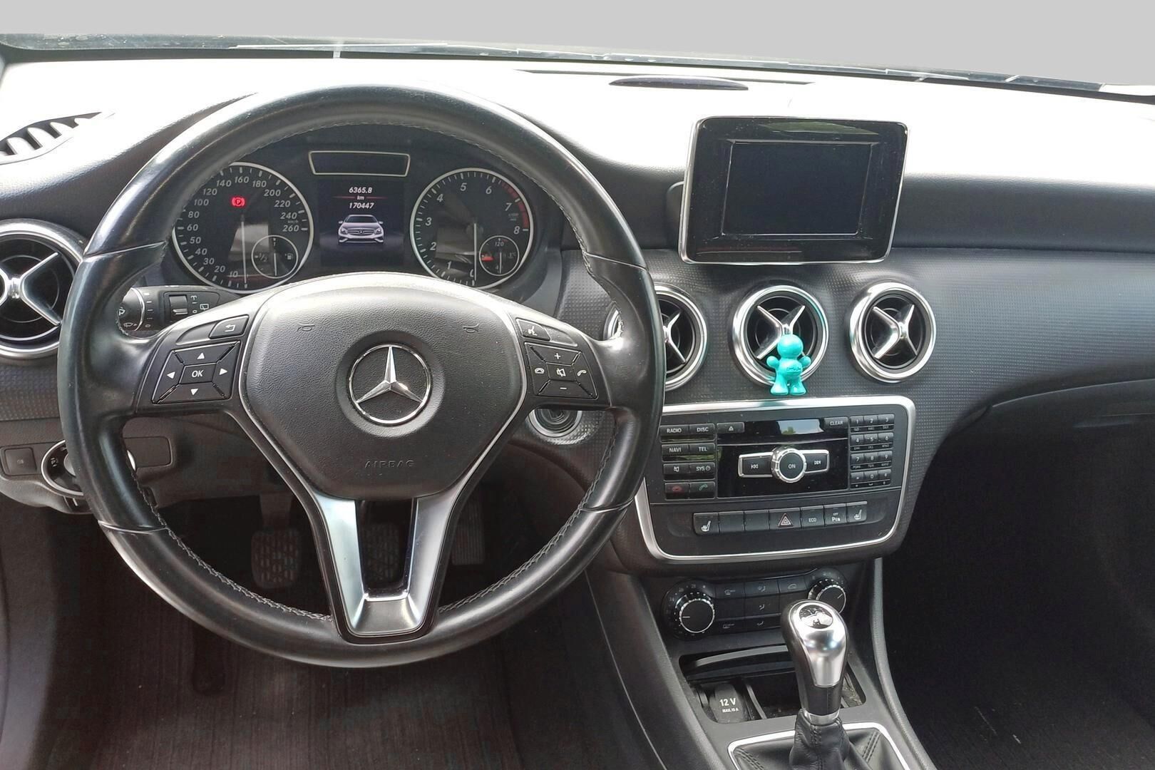 Mercedes-Benz A iso kuva 2