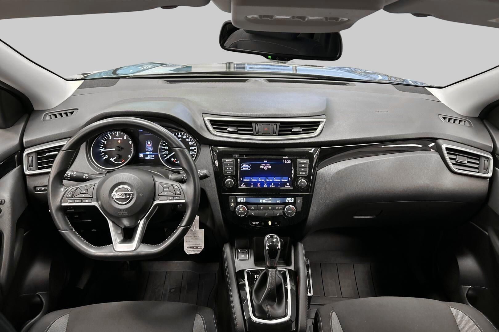 Nissan Qashqai iso kuva 10