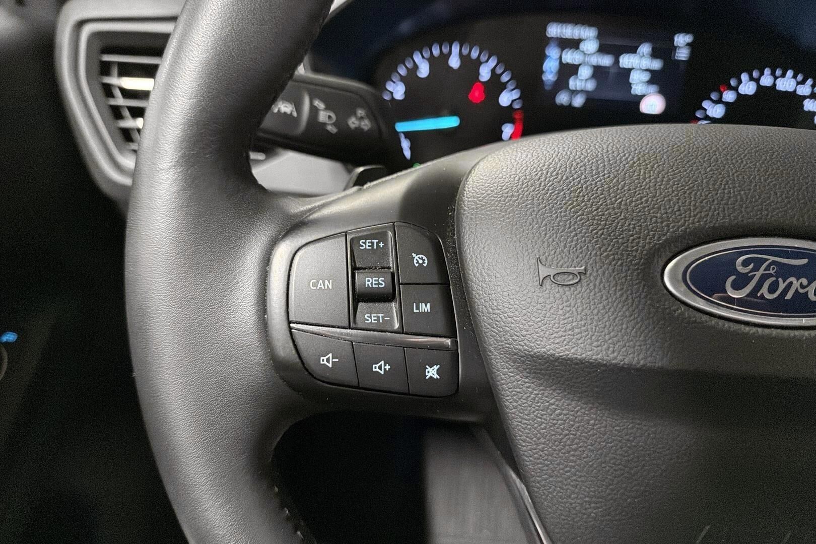Ford Focus iso kuva 33
