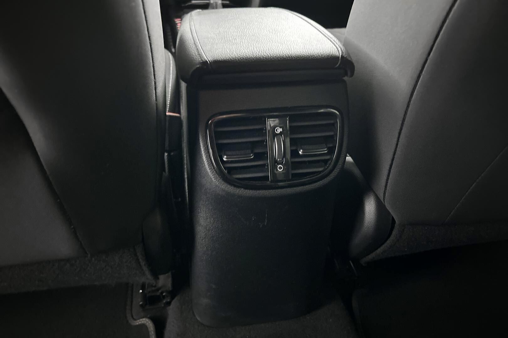 Kia ProCeed iso kuva 26