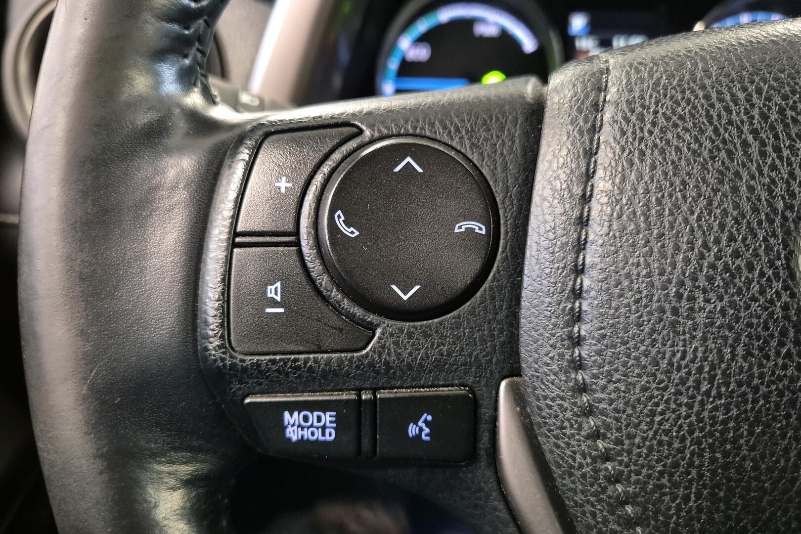 Toyota RAV4 iso kuva 20