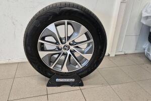 Toyota RAV4 esikatselu 24