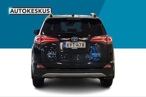 Toyota RAV4 esikatselu 6