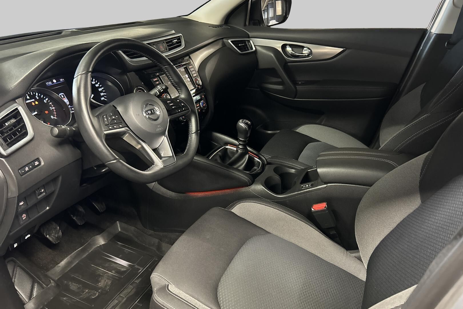Nissan Qashqai iso kuva 9