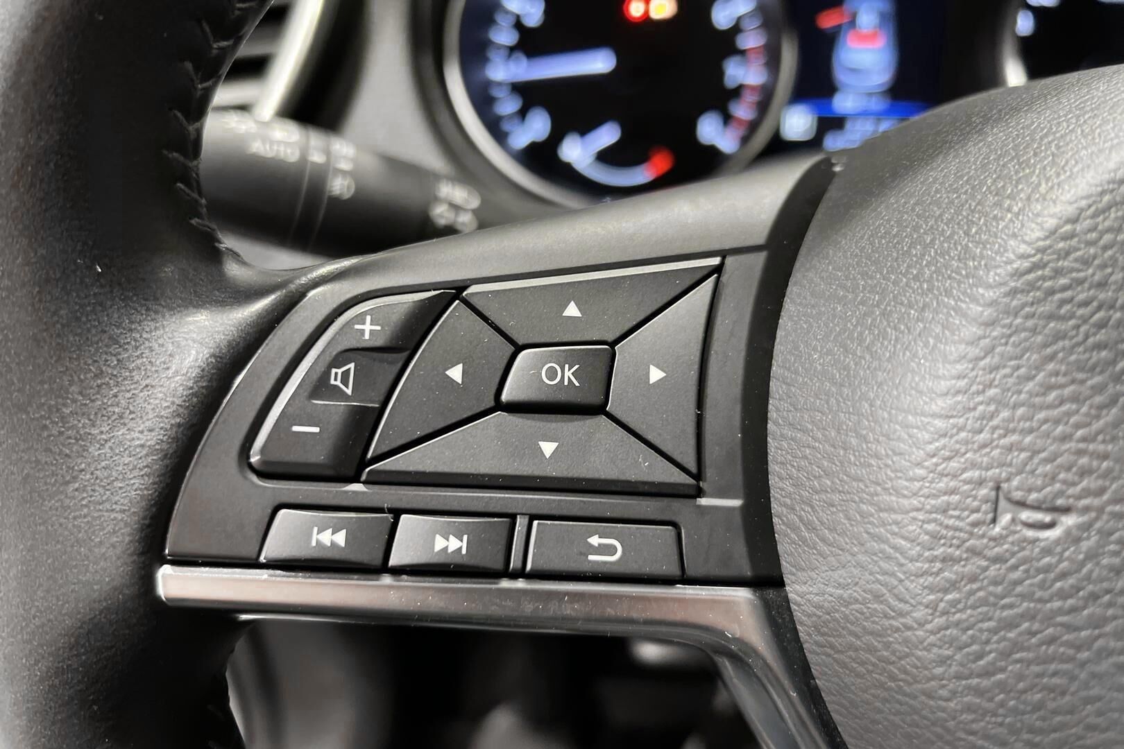 Nissan Qashqai iso kuva 14