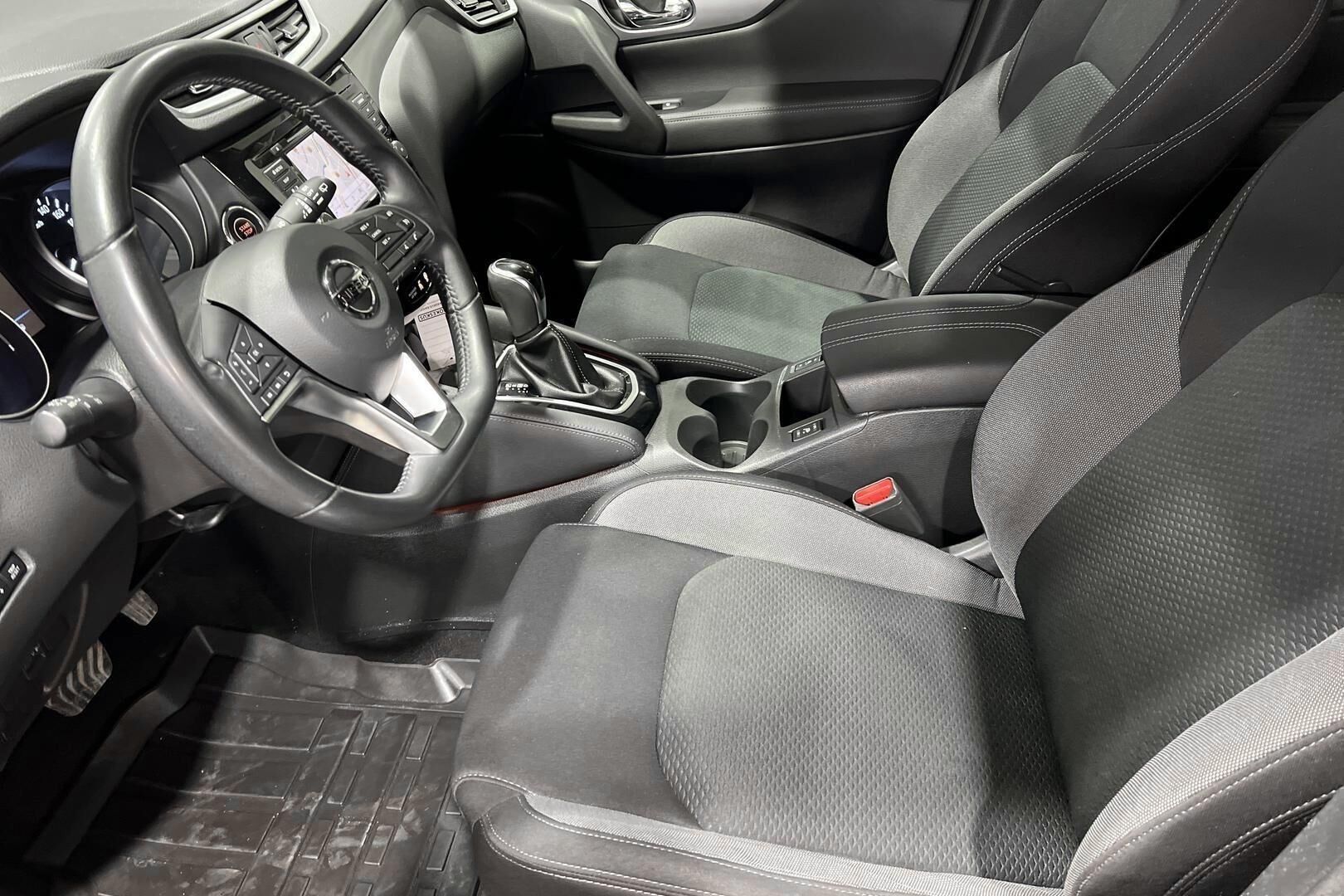 Nissan Qashqai iso kuva 8