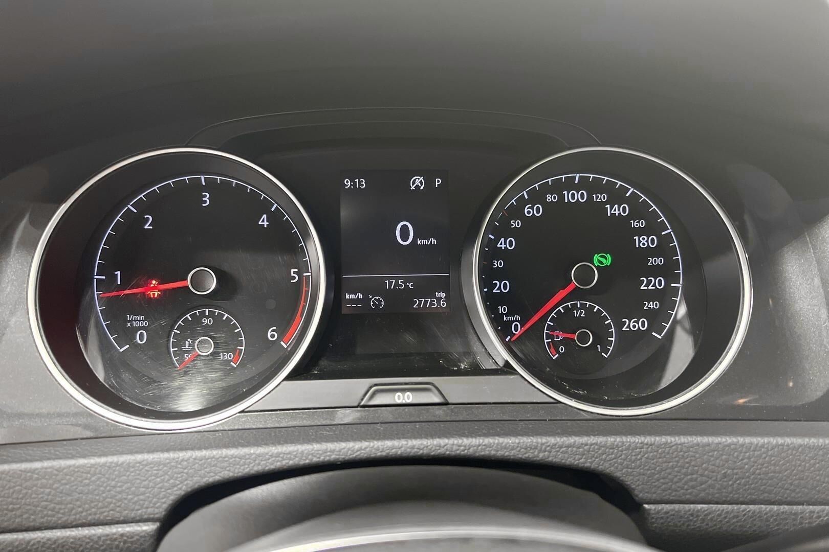 Volkswagen Golf iso kuva 14