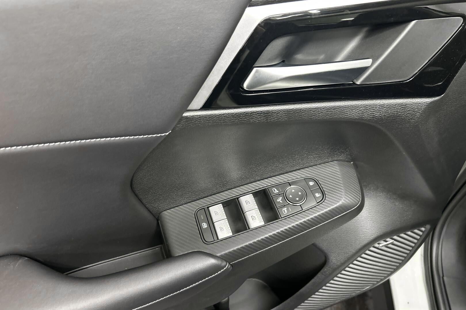 Mitsubishi Outlander iso kuva 19