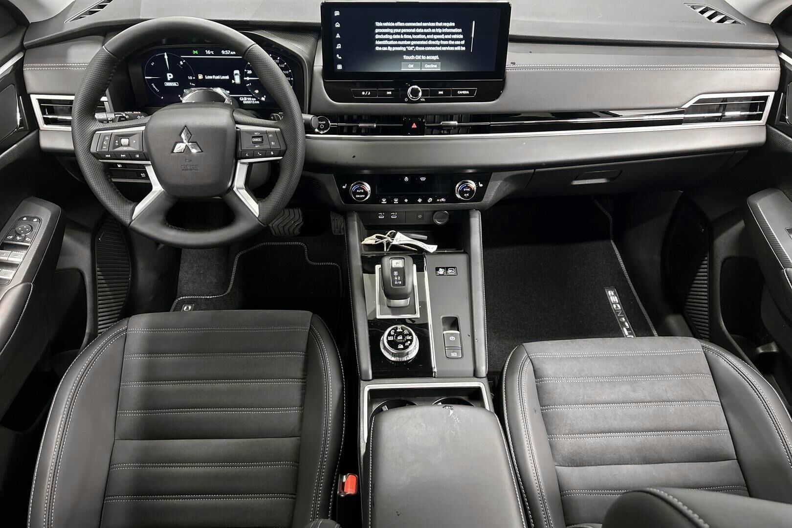 Mitsubishi Outlander iso kuva 8