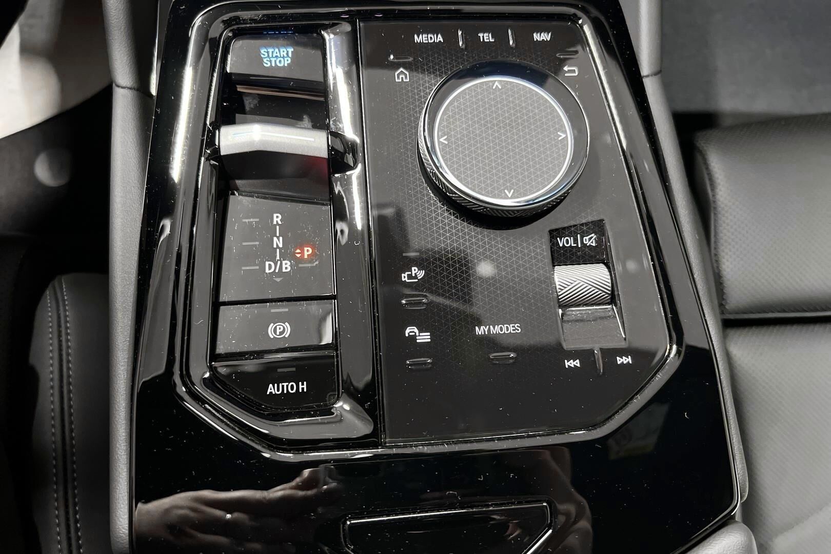 BMW i5 iso kuva 15