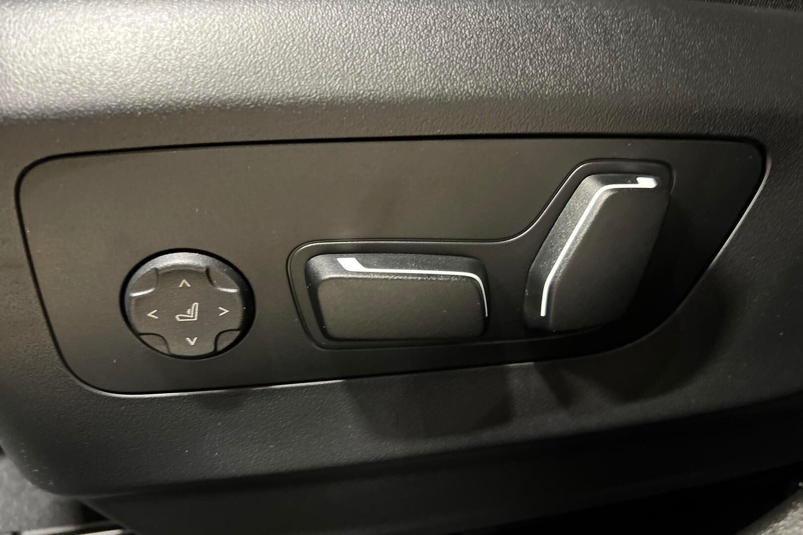 BMW i5 iso kuva 18