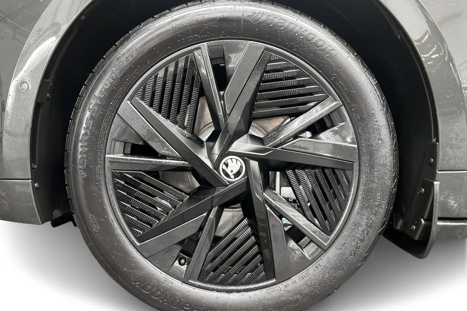 Skoda Enyaq iso kuva 12