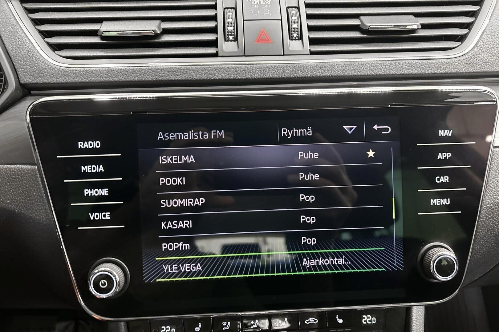 Skoda Superb iso kuva 15