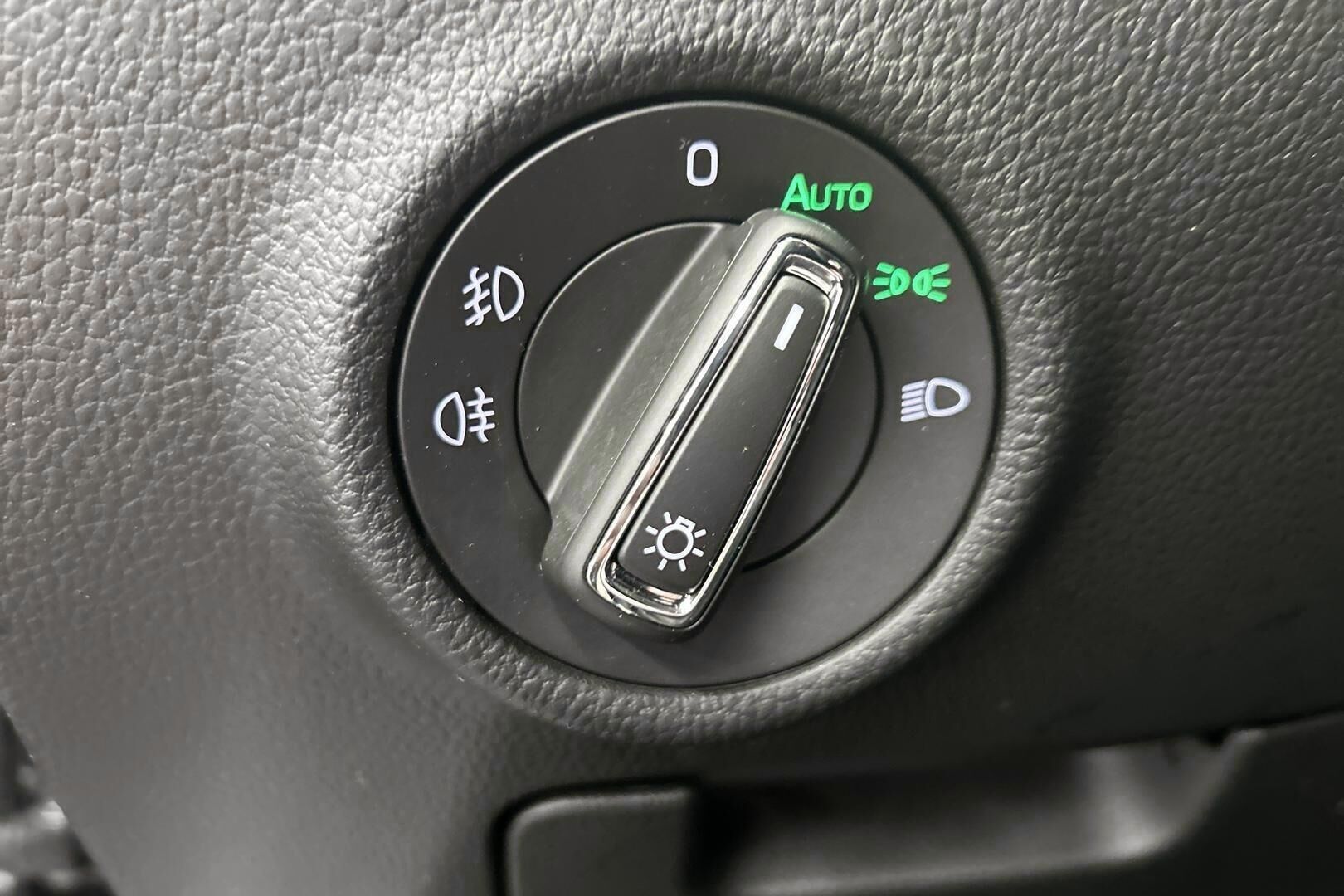 Skoda Superb iso kuva 17