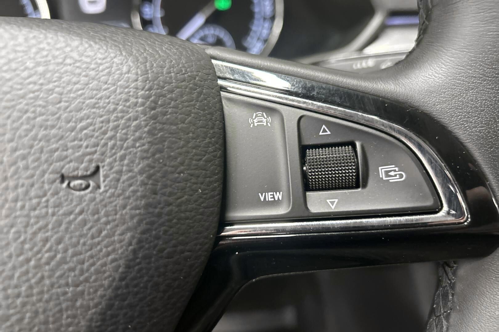Skoda Superb iso kuva 19