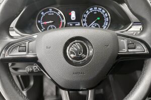 Skoda Superb esikatselu 21