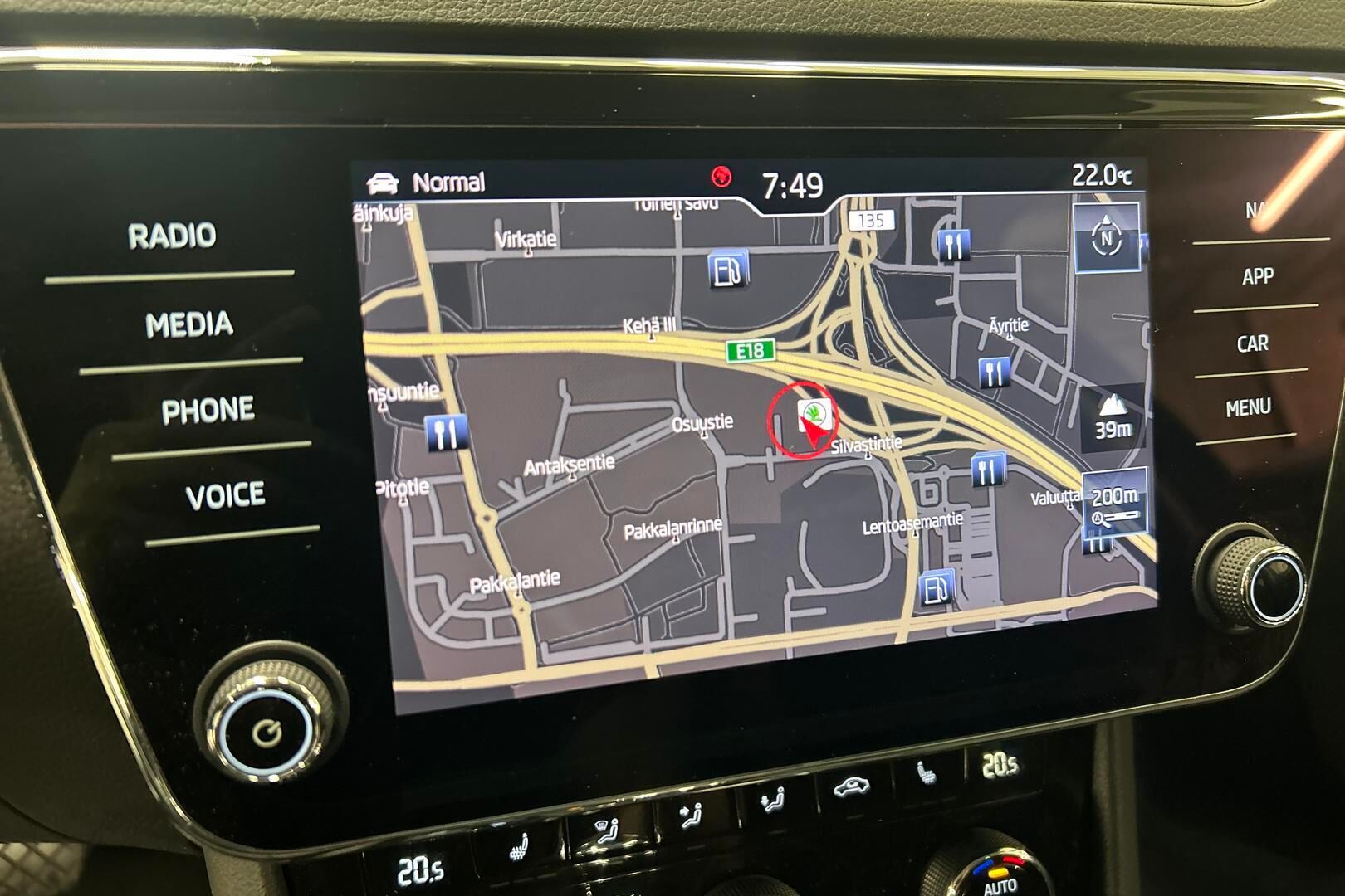 Skoda Superb iso kuva 22