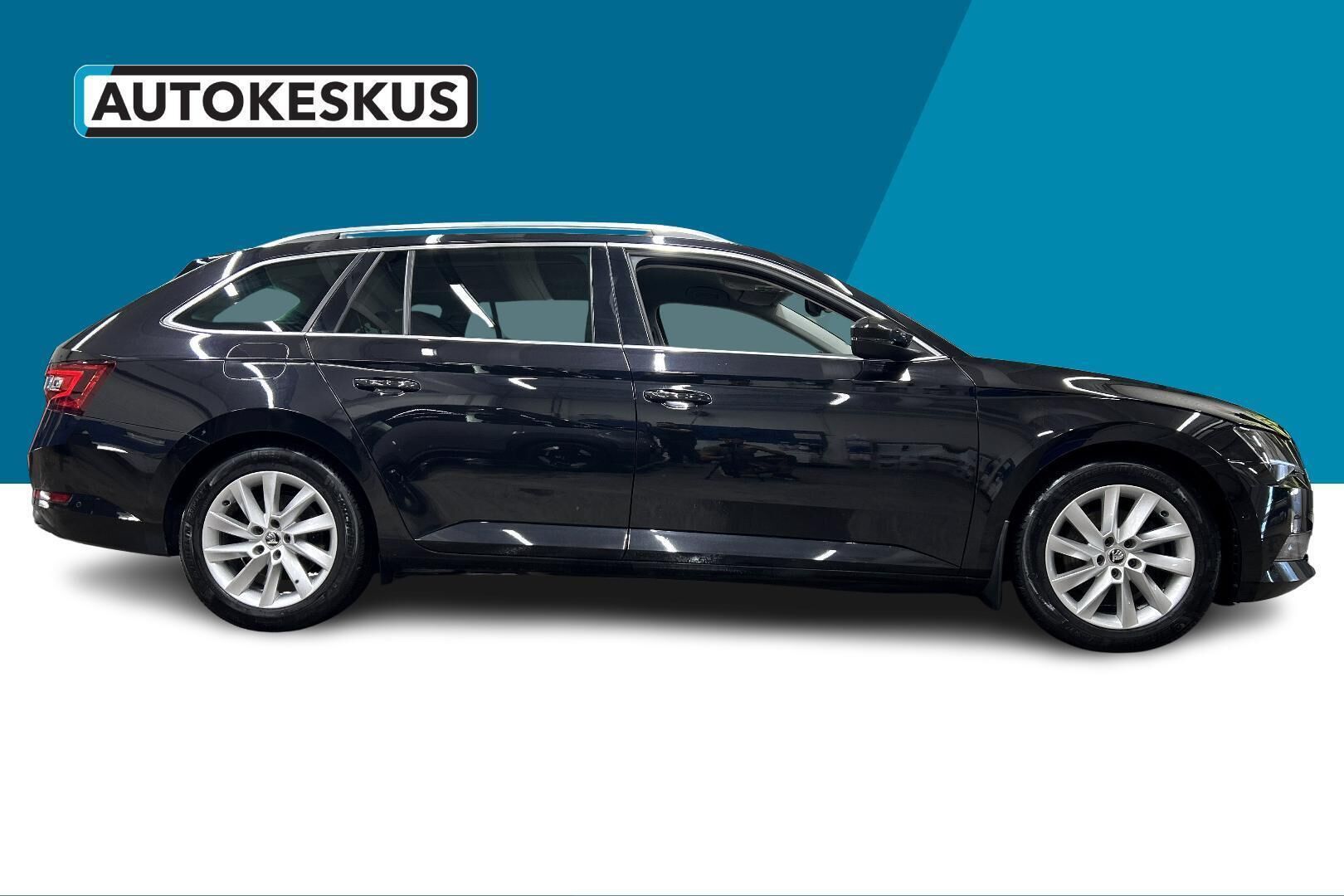 Skoda Superb iso kuva 4