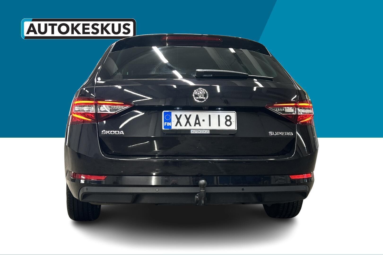 Skoda Superb iso kuva 6