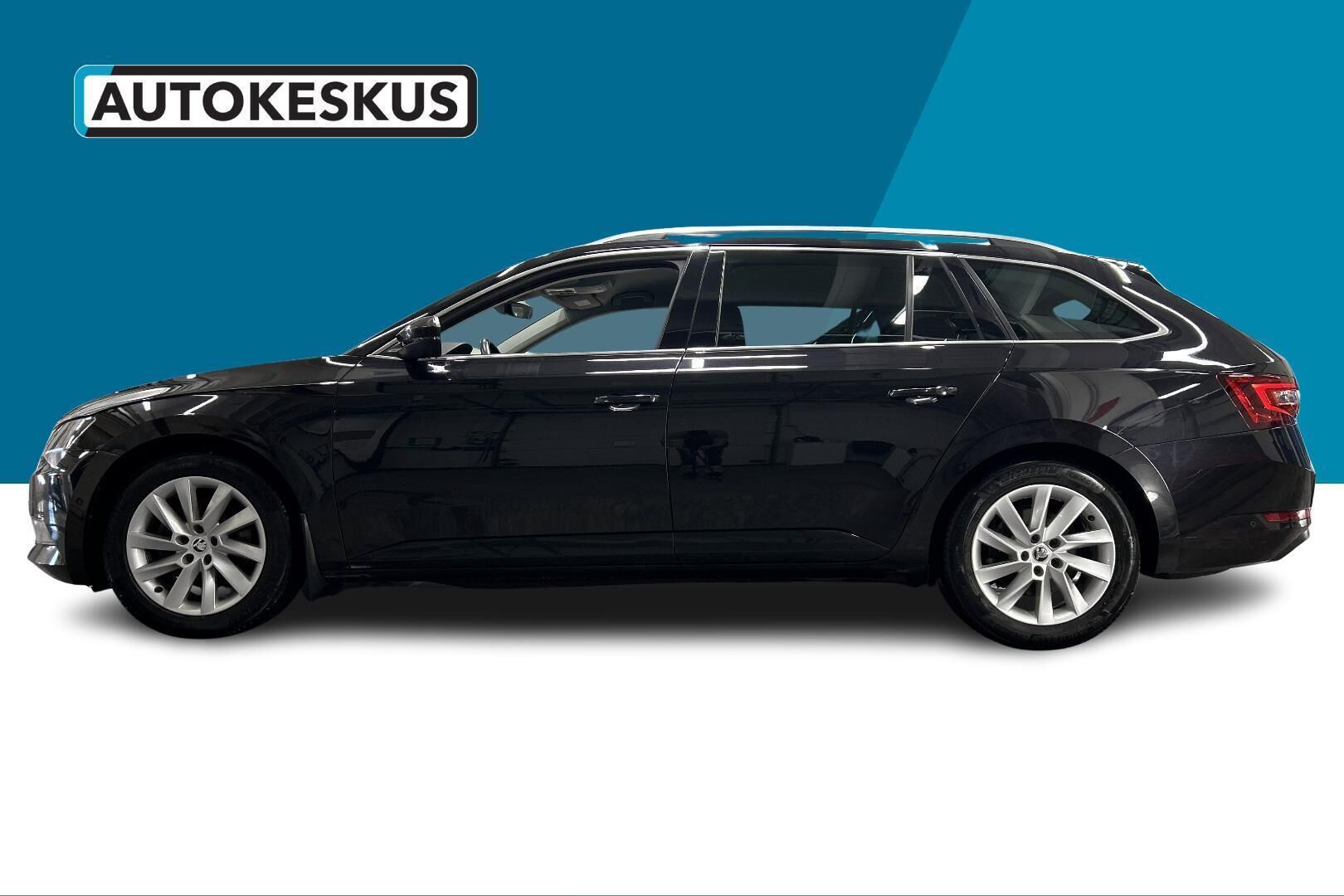 Skoda Superb iso kuva 8