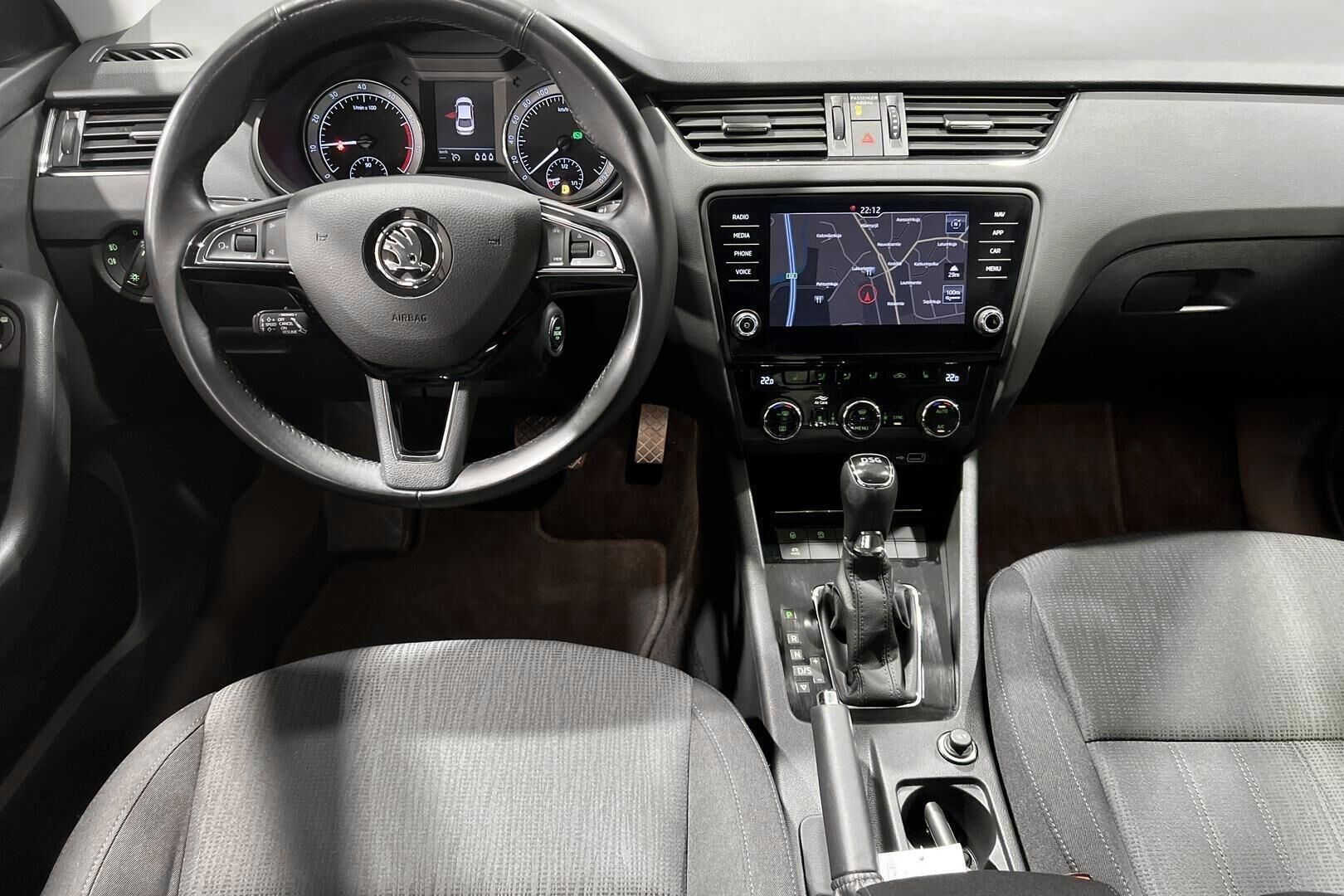 Skoda Octavia iso kuva 11