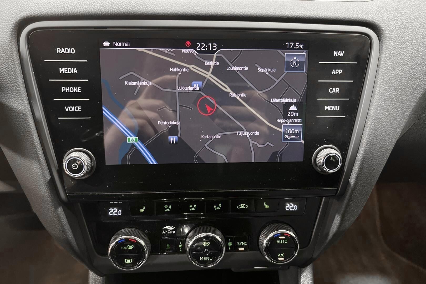 Skoda Octavia iso kuva 17