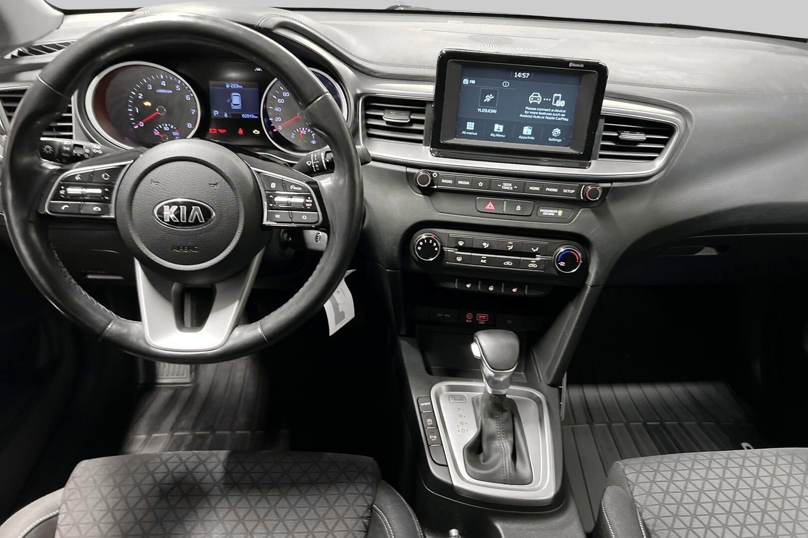 Kia Ceed iso kuva 11
