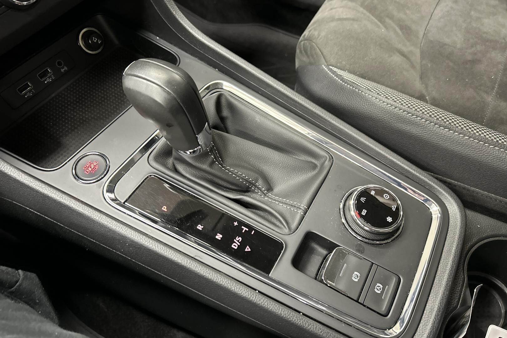 Seat Ateca iso kuva 16