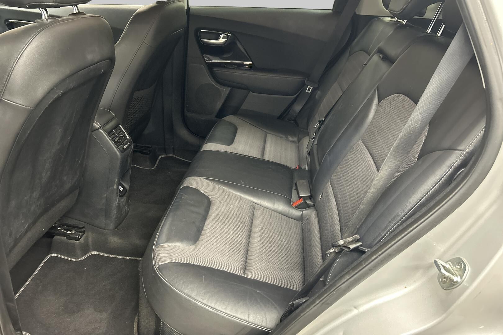 Kia Niro plug-in iso kuva 10