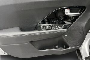 Kia Niro plug-in esikatselu 14