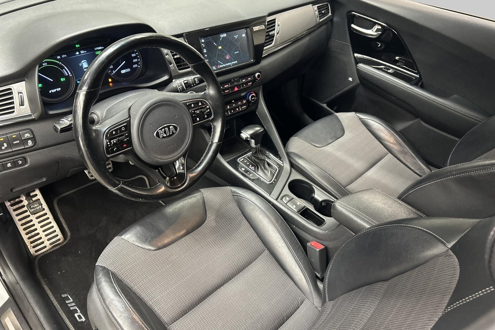 Kia Niro plug-in iso kuva 9