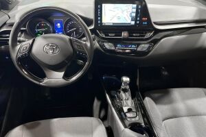 Toyota C-HR esikatselu 11