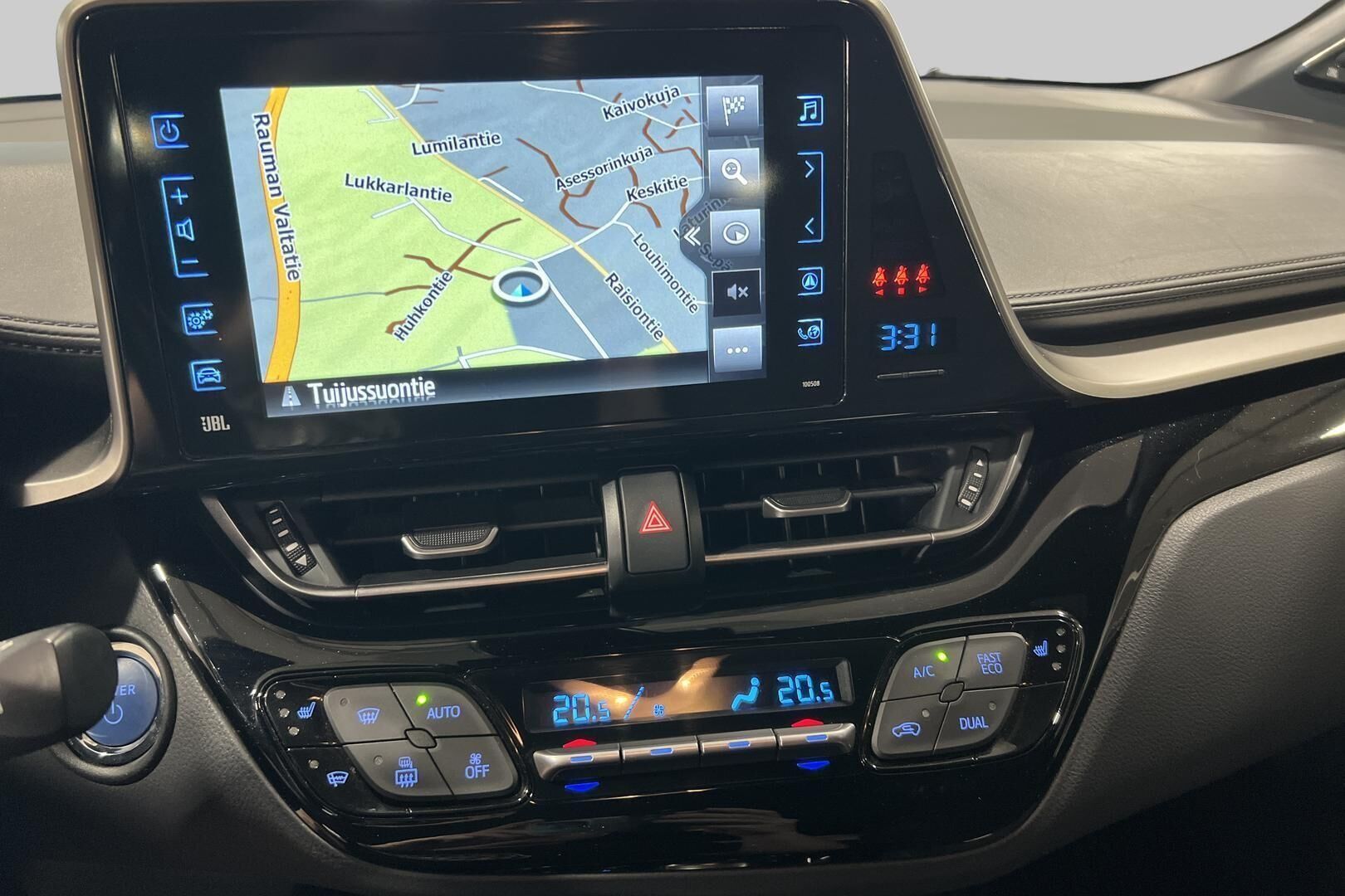 Toyota C-HR iso kuva 19