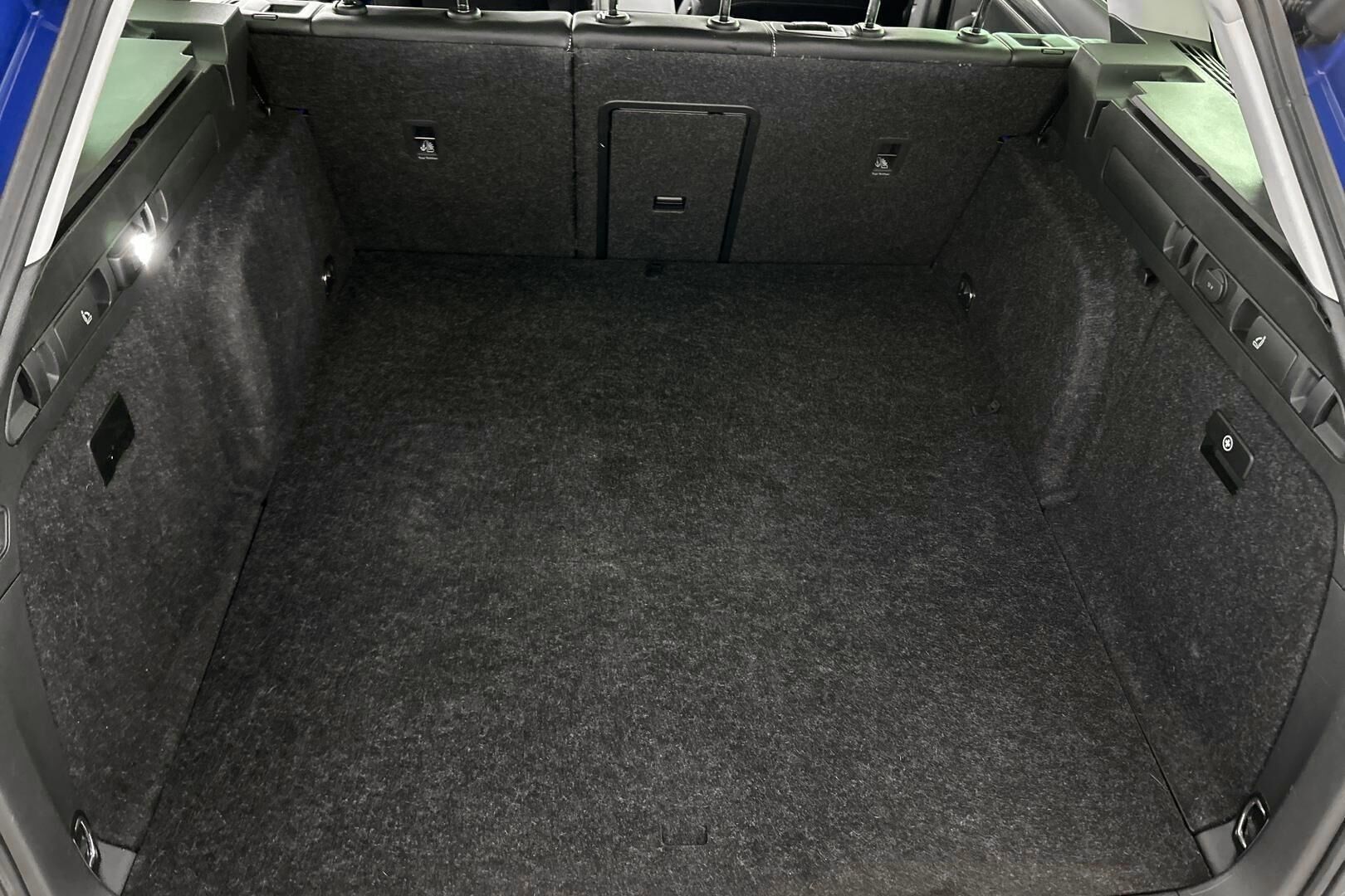 Skoda Superb iso kuva 15