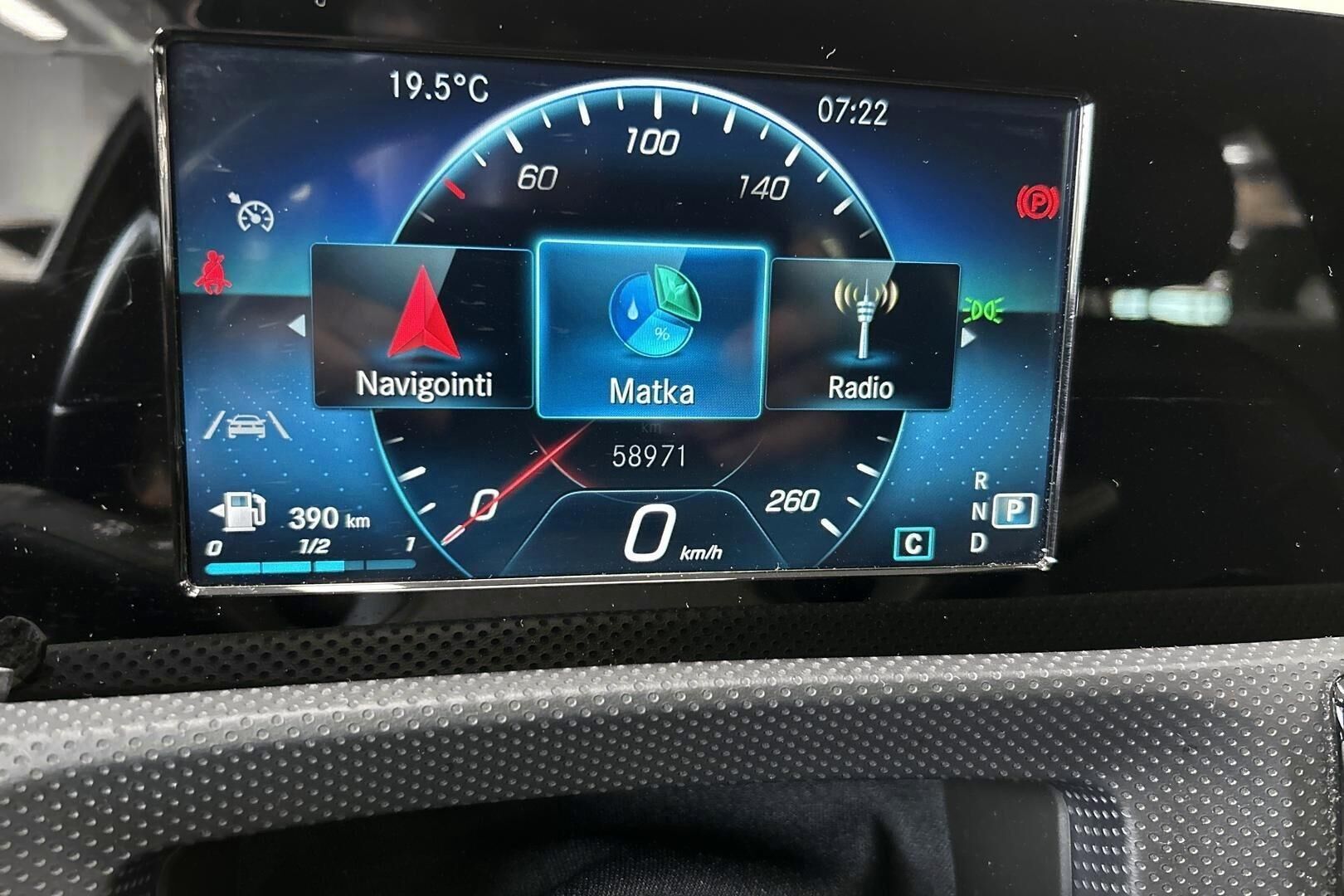 Mercedes-Benz A iso kuva 14