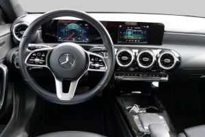 Mercedes-Benz A esikatselu 2