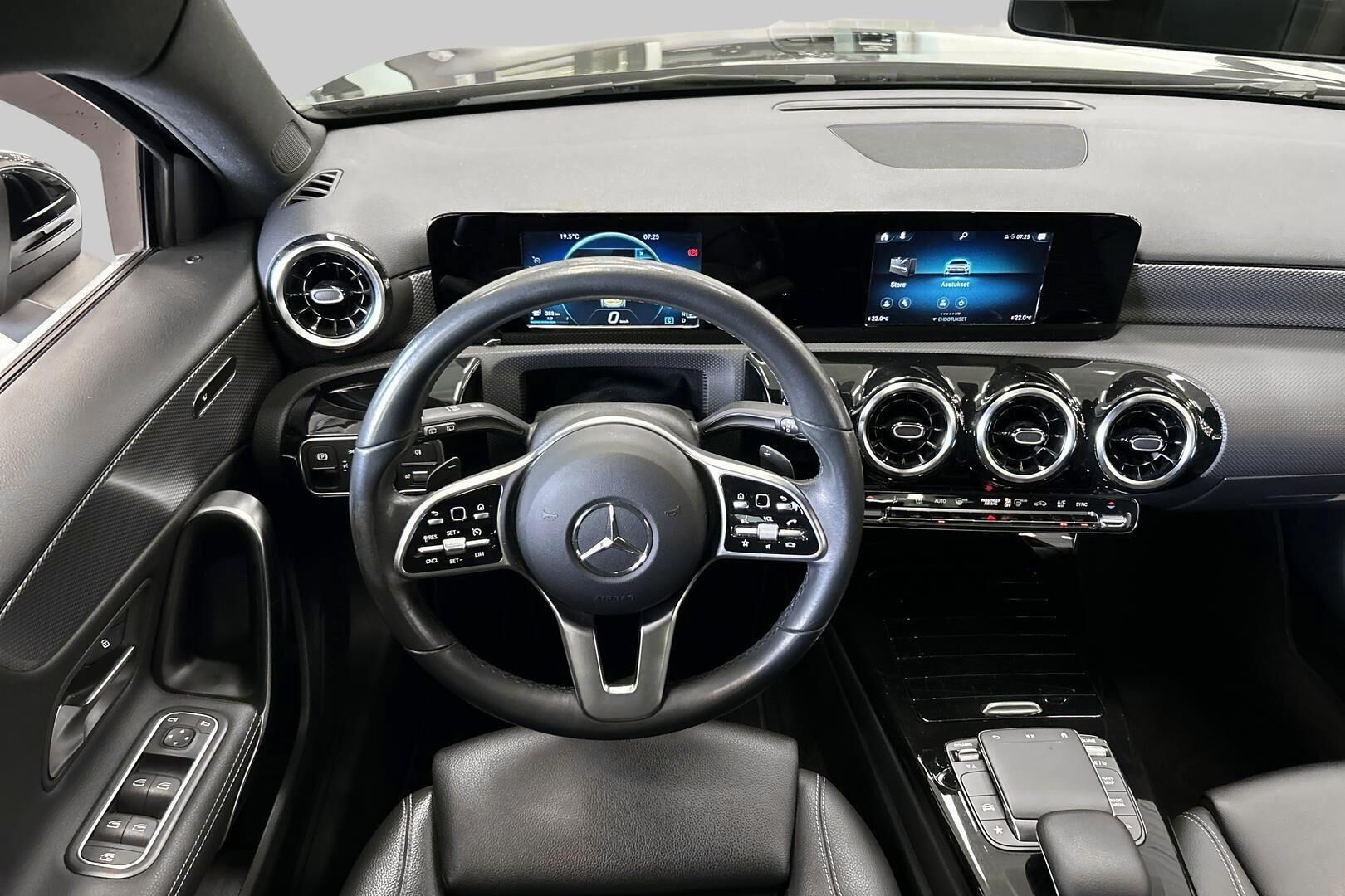 Mercedes-Benz A iso kuva 28