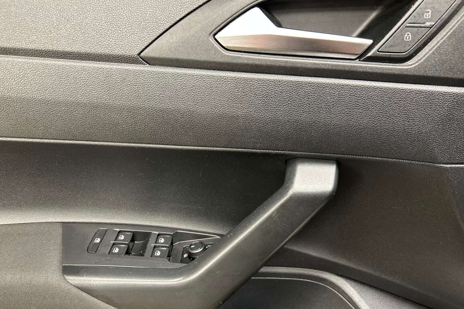 Volkswagen Polo iso kuva 17