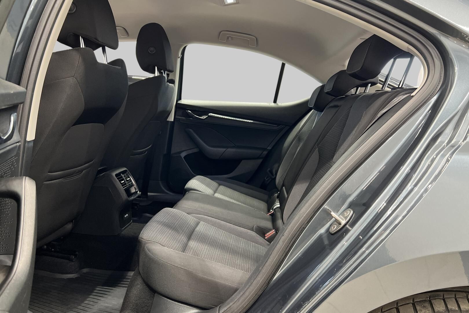 SKODA Octavia iso kuva 10