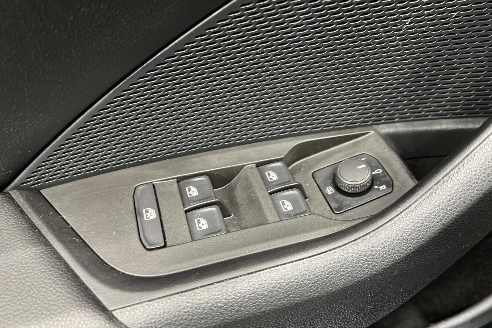 SKODA Octavia iso kuva 32