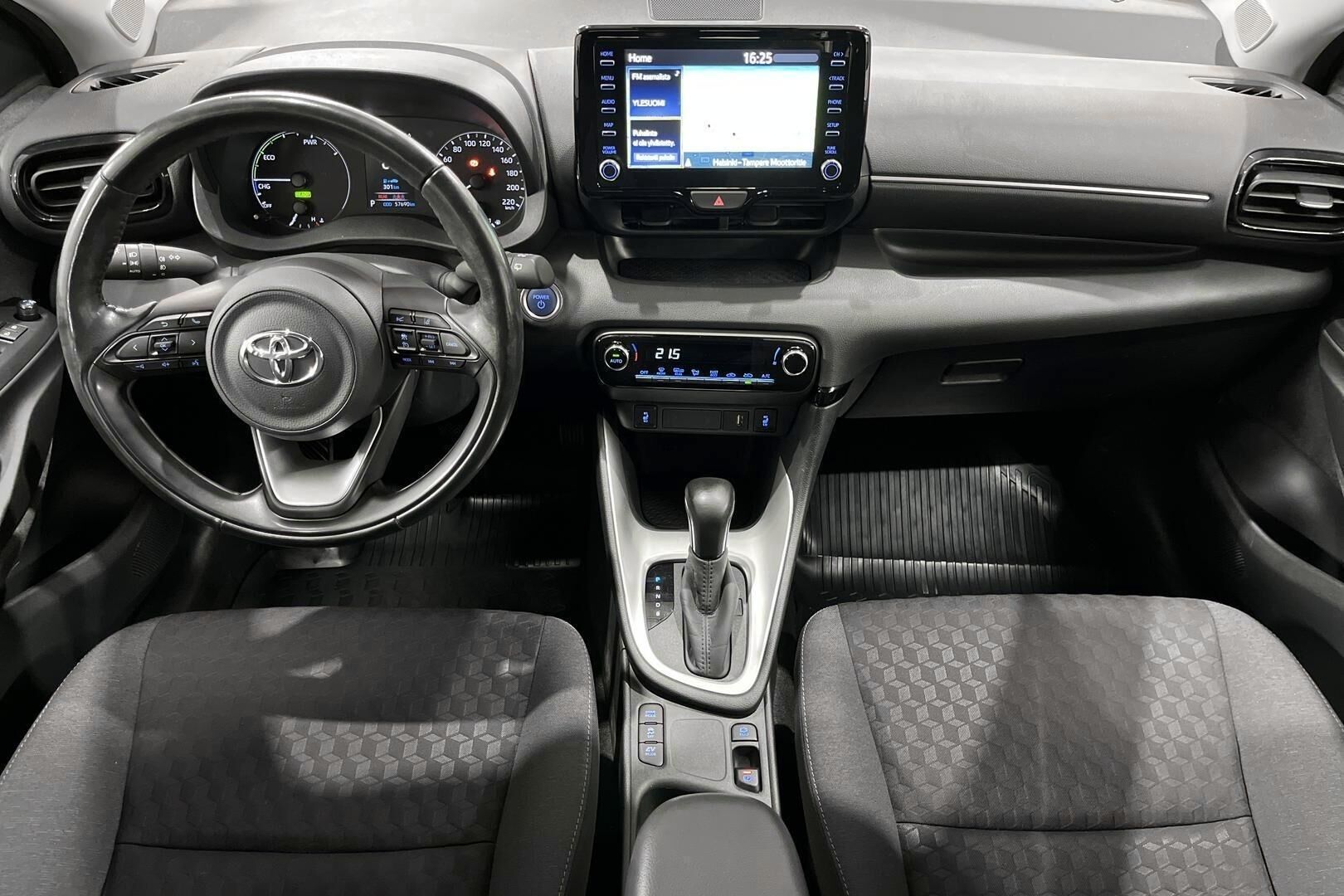 Toyota Yaris iso kuva 10