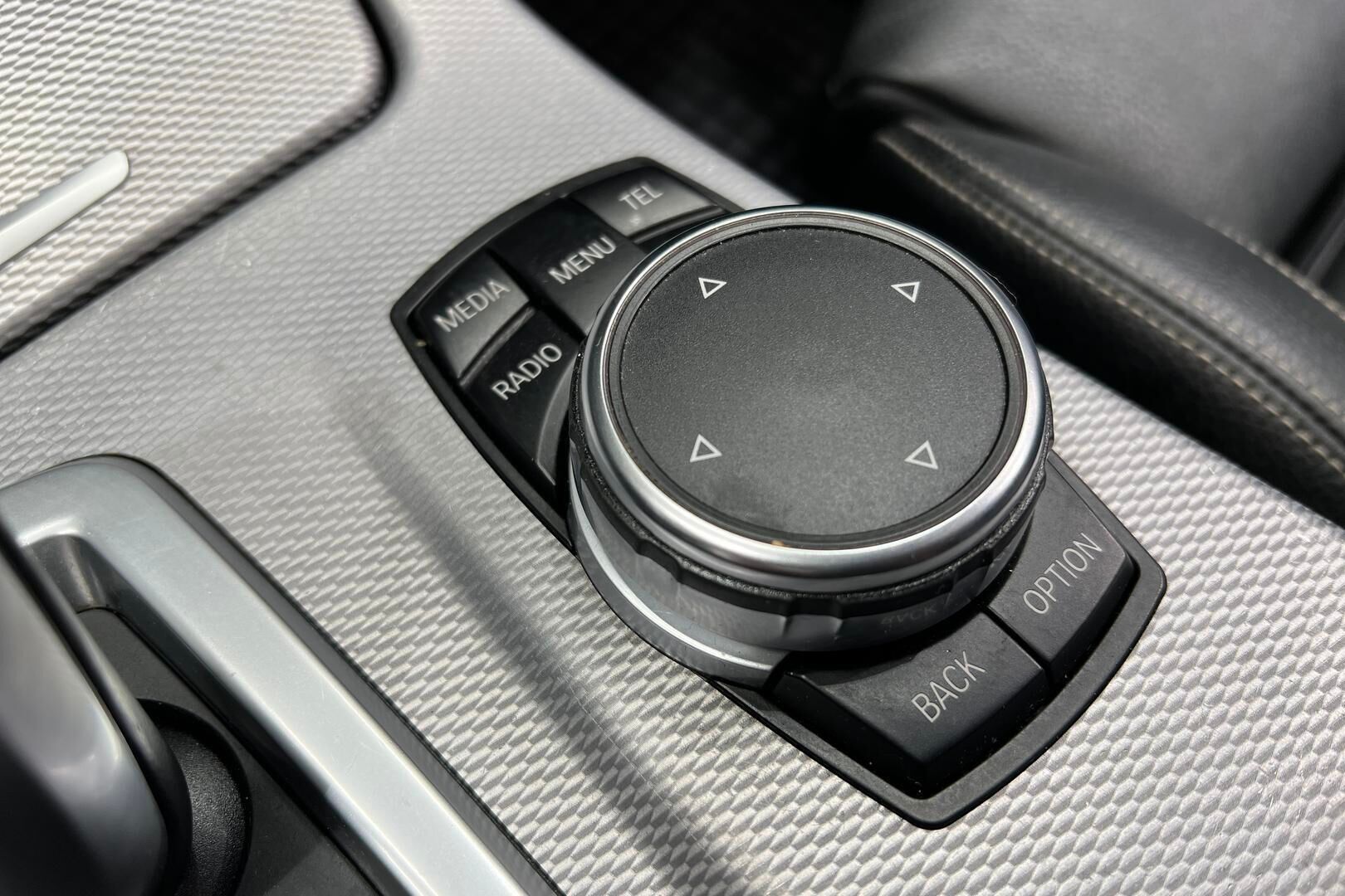 BMW 5-SARJA iso kuva 18