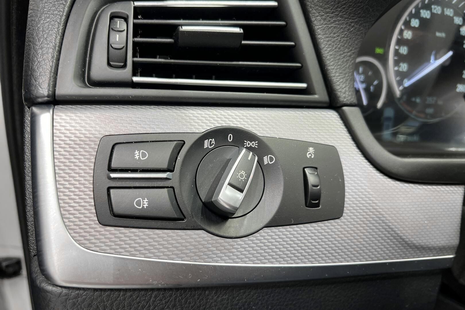 BMW 5-SARJA iso kuva 23